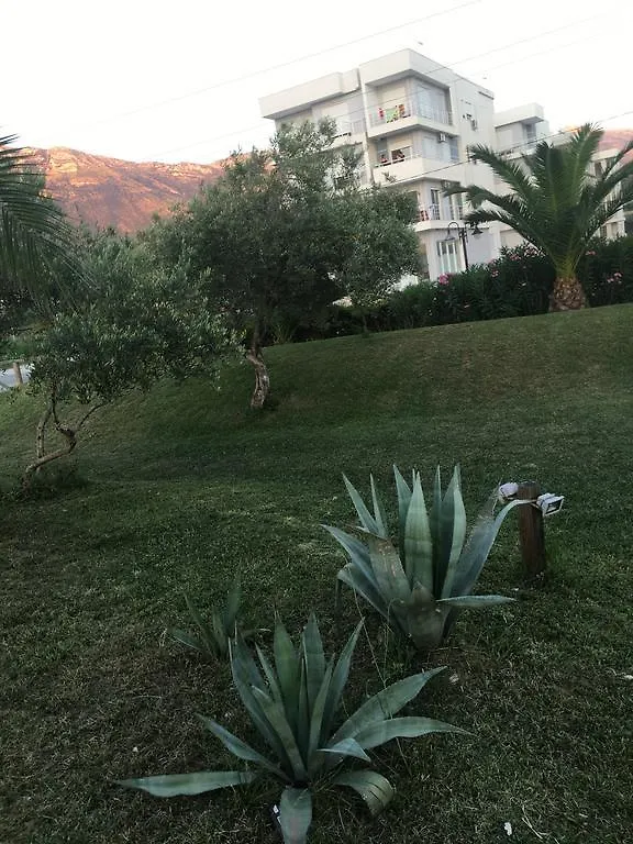 Beachfront Apartment Orikum
